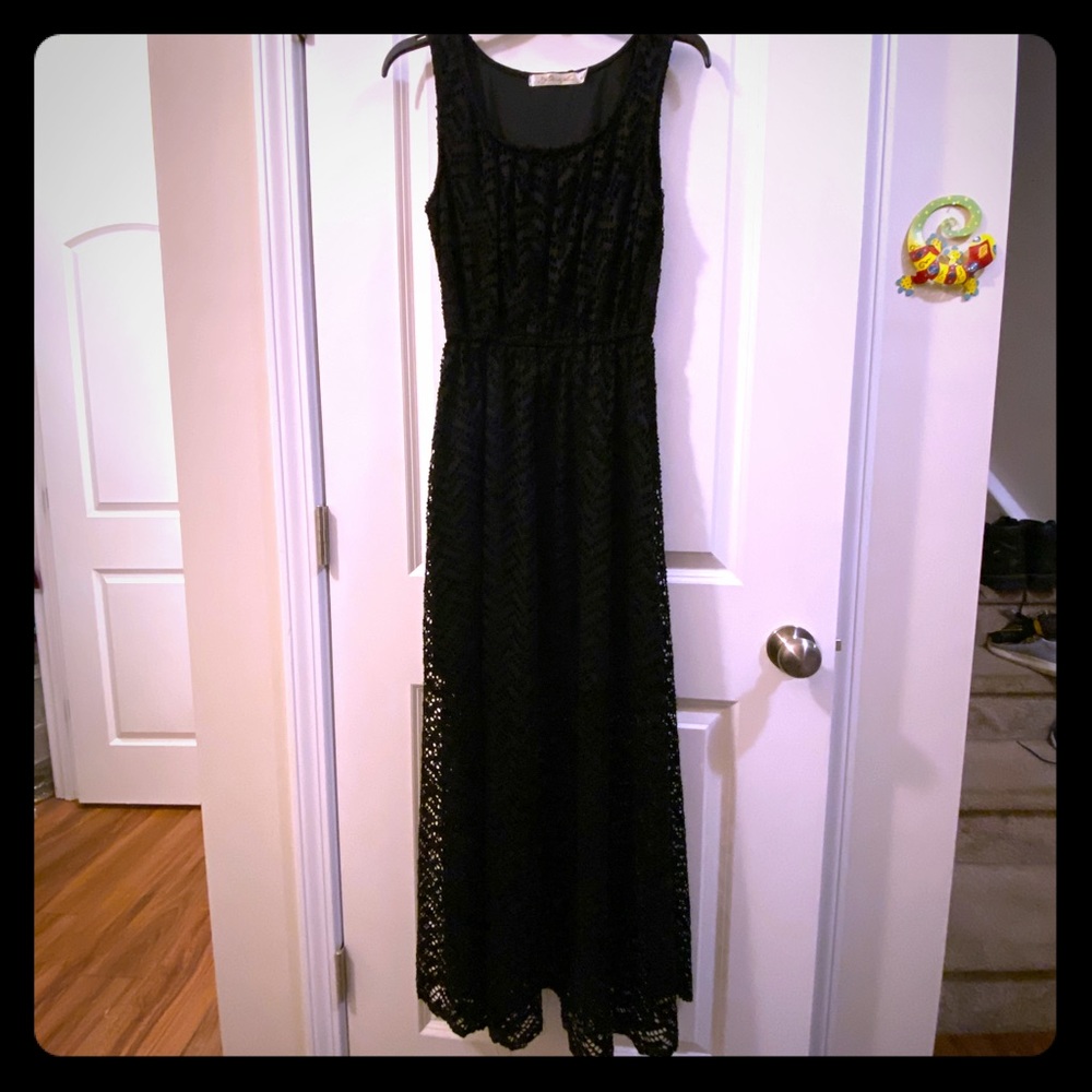 Fun modern LBD (long black dress)😉